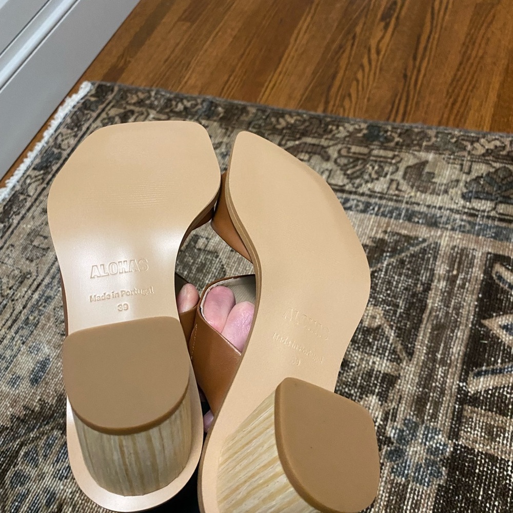 ALOHAS Brown Mules - Picture 5 of 5